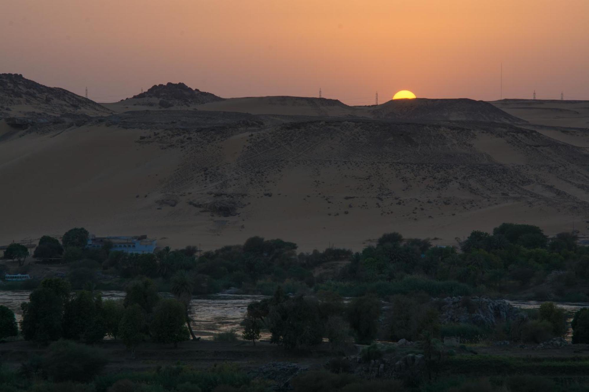 Aswan Nile Palace Exteriér fotografie